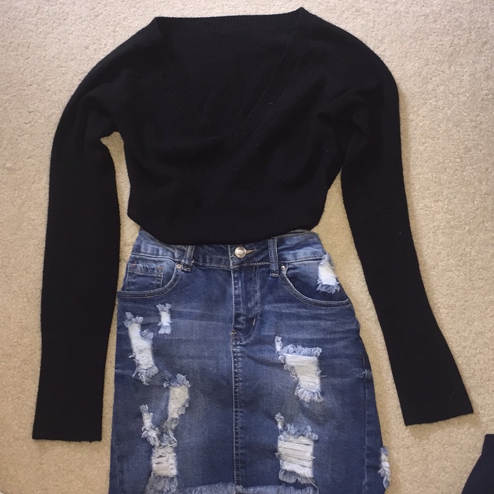 Jean skirt with a black v neck long sleeve